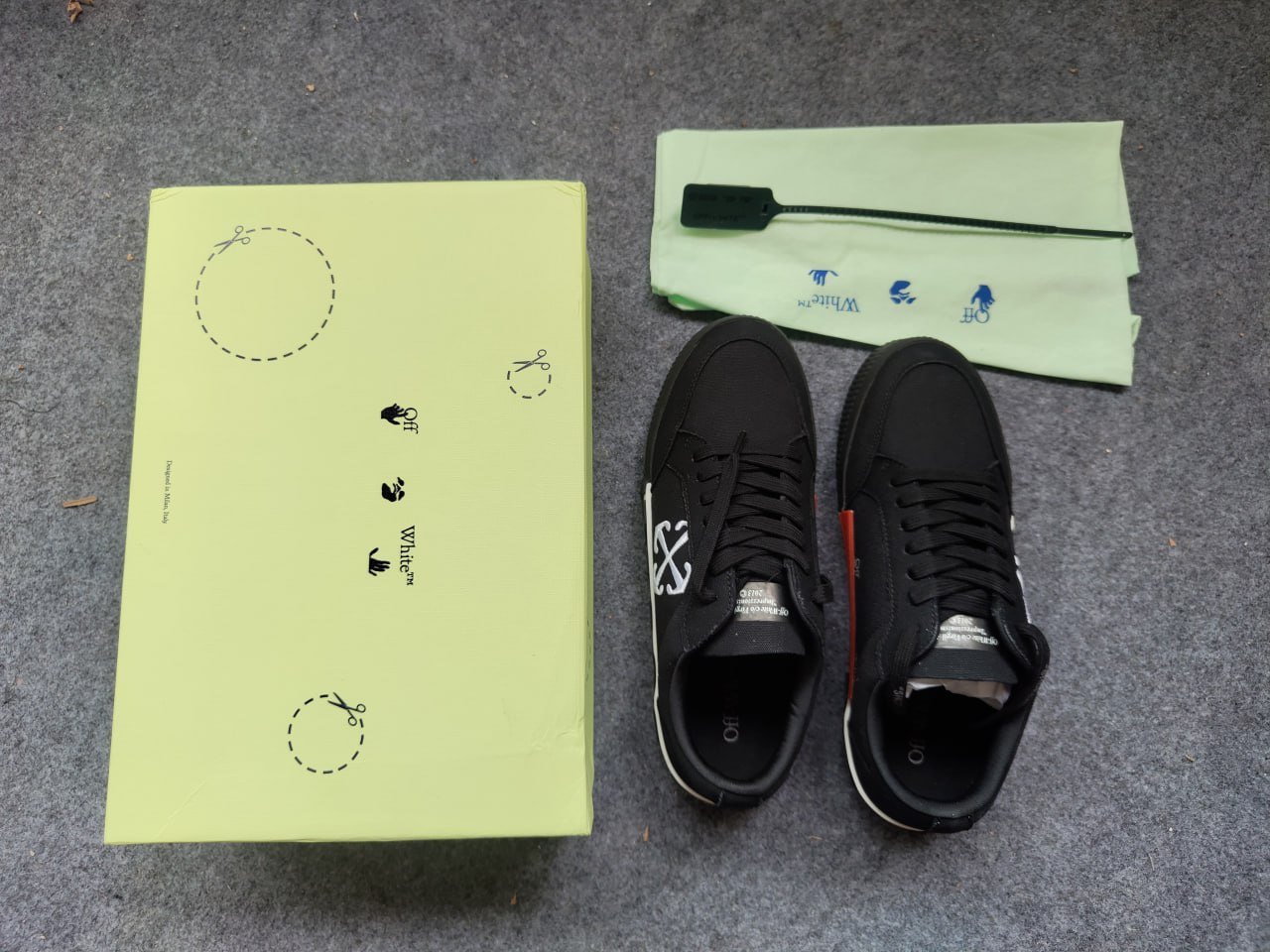 Off-White Low Top Sneakers [12 styles] -4