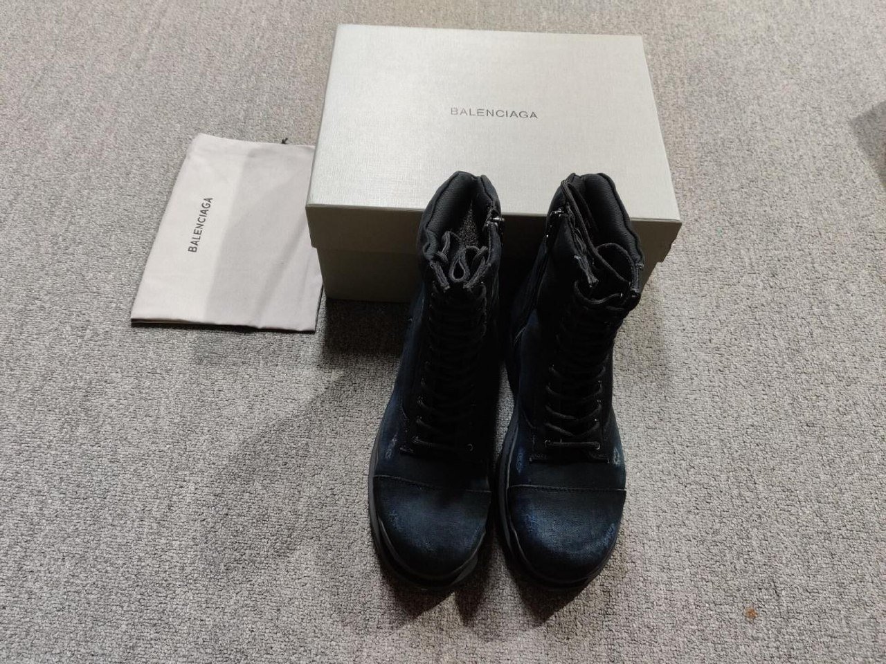 Dr.Martens Combat Boots - Durable Leather Military Style Footwear [12 styles] -2