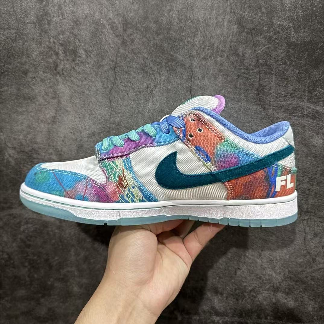 futura laboratories x nike sb dunk low -4