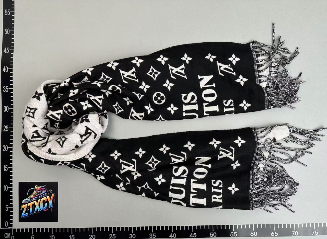 LV scarf -4