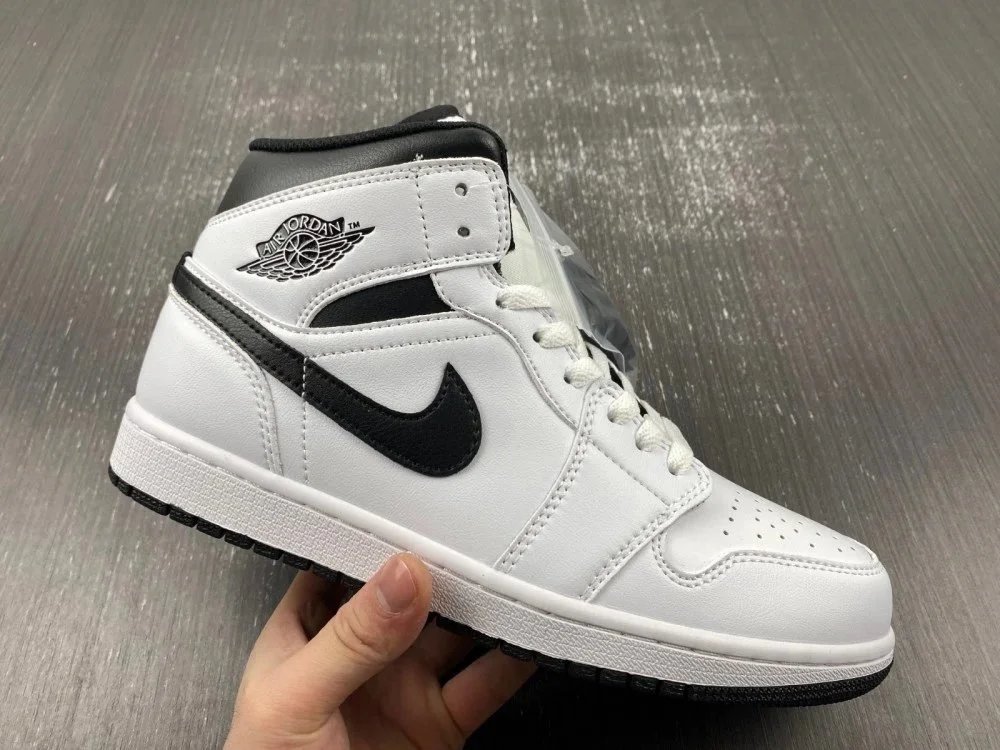 AJ1 -3