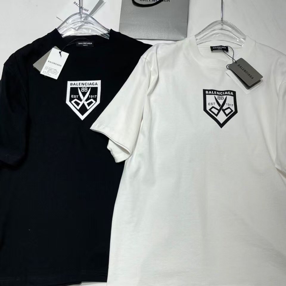    Balenciaga -2