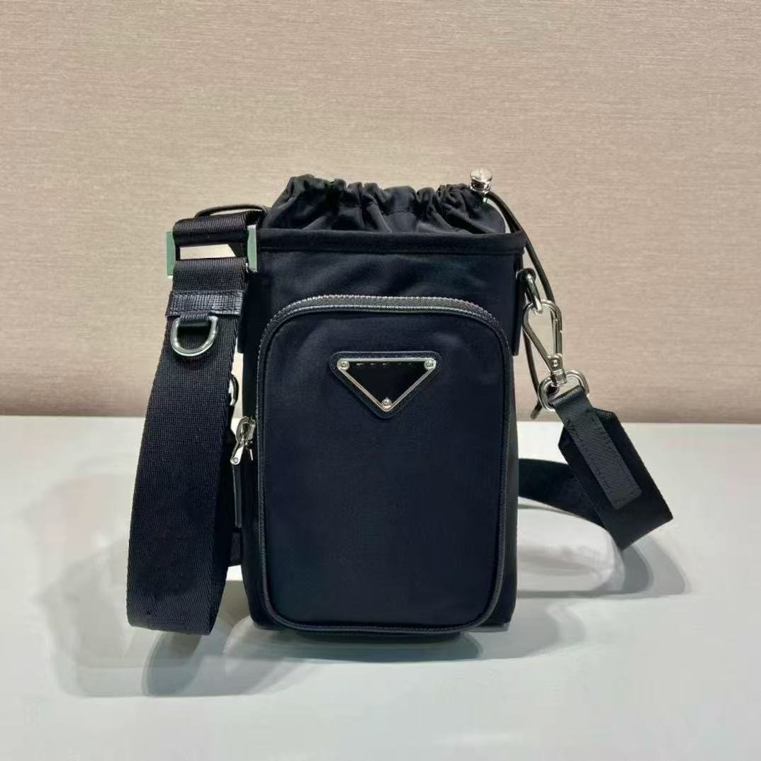 Prada bagBurberry messenger bagwaist bagshoulder bag -4
