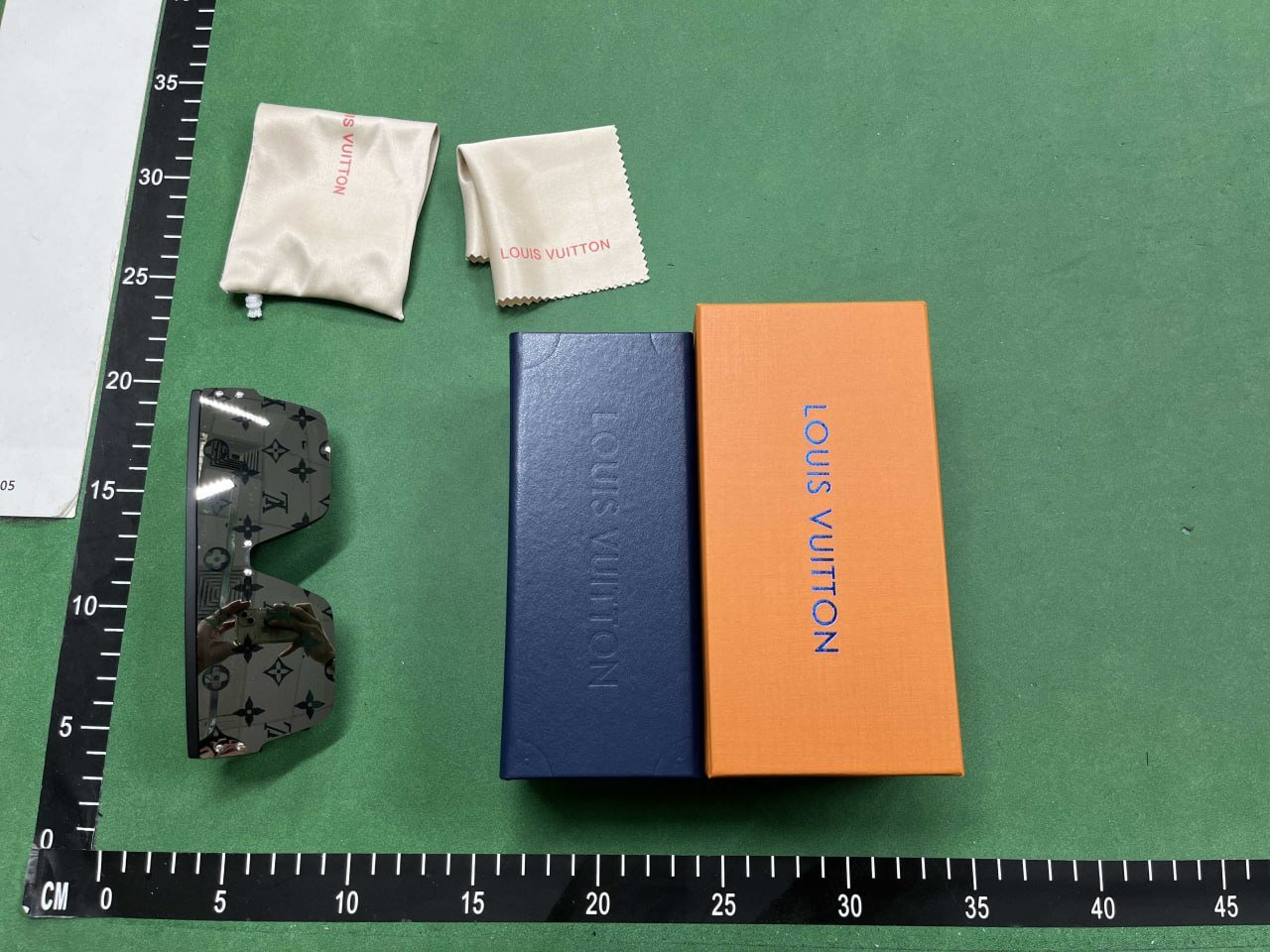 LV Louis Vuitton Gucci Burberry Prada Sunglasses -2