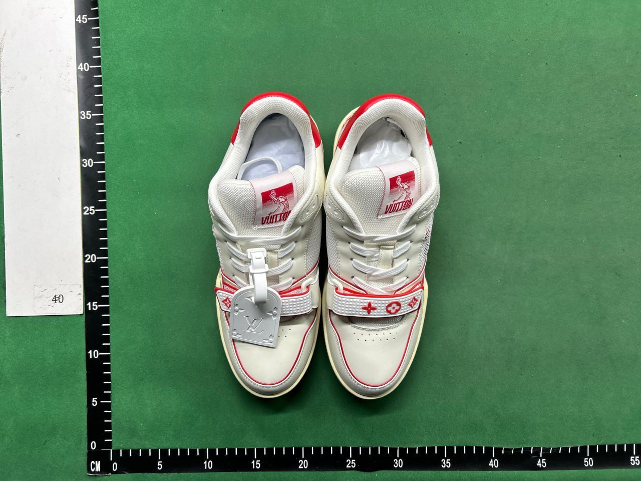  Lv Trail Sneaker -3