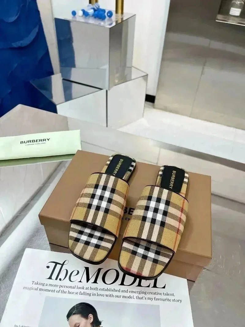 Burberry slippers -2