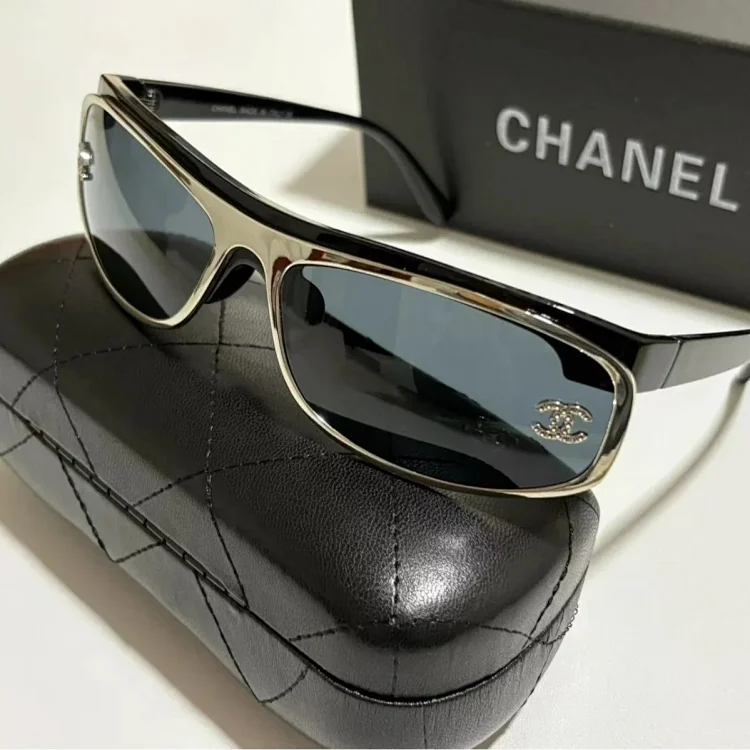 CHANEL sunglasses