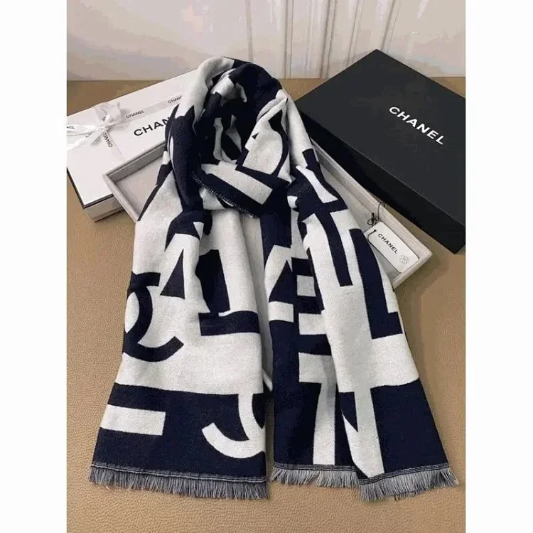  Chanel scarf