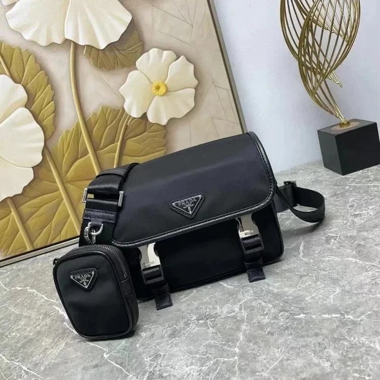 Prada bag -4