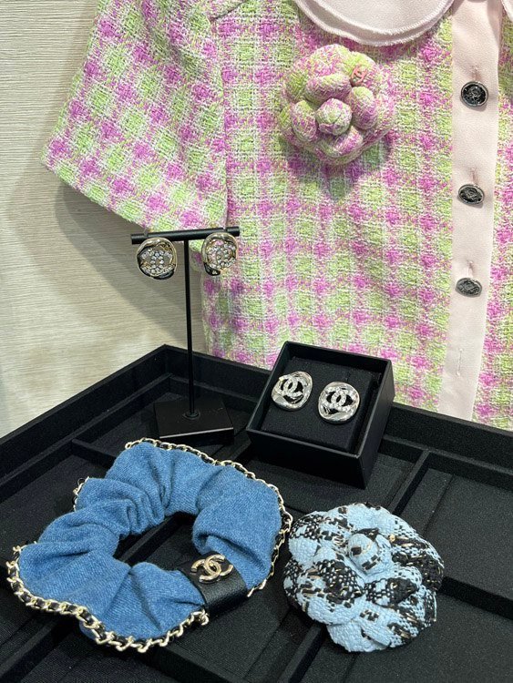 Celine silver full diamond double C hollow square earrings -4