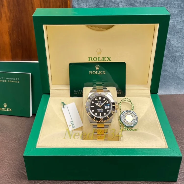   Rolex Submariner Automatic M