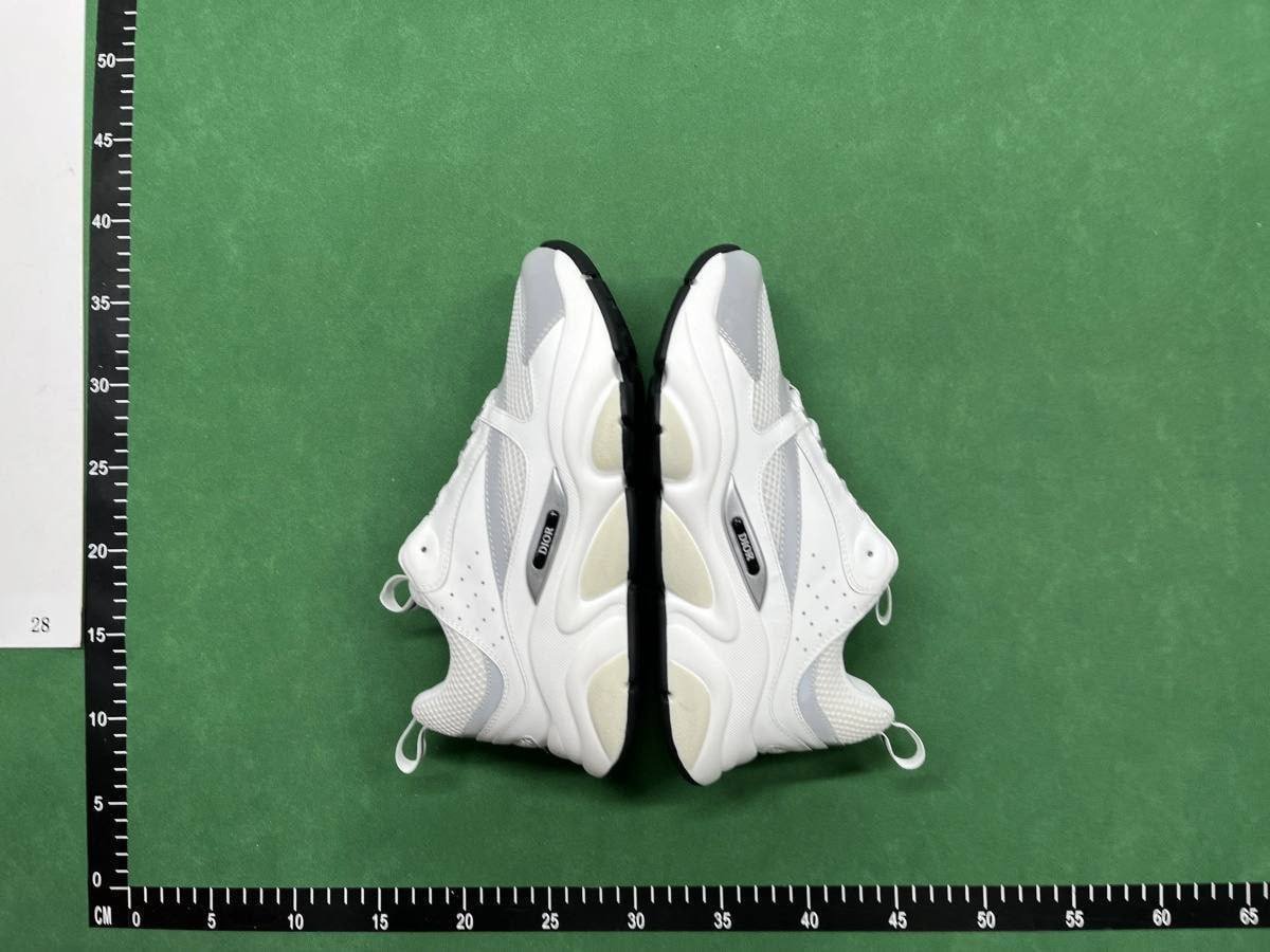  Dior Unveils Retro B57 Leather Sneakers [1 style] -2