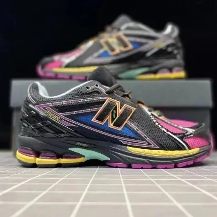  New Balance 1906R Sneakers [1