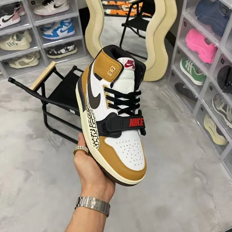  Nike Air Jordan 312 Sneakers 