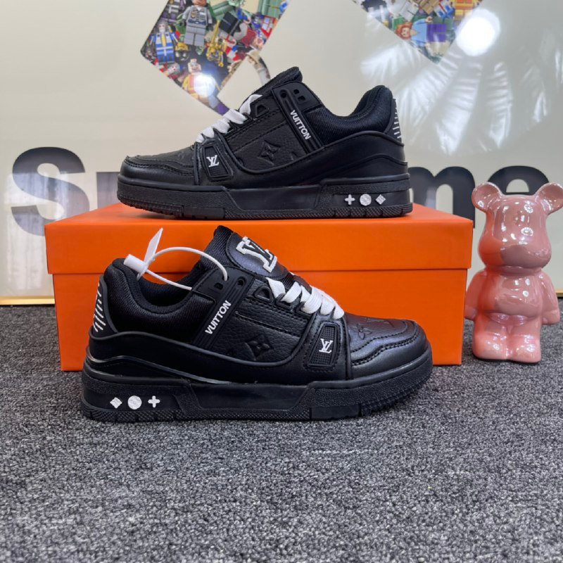 Louis Vuitton Trainer Sneakers [37 styles] -3