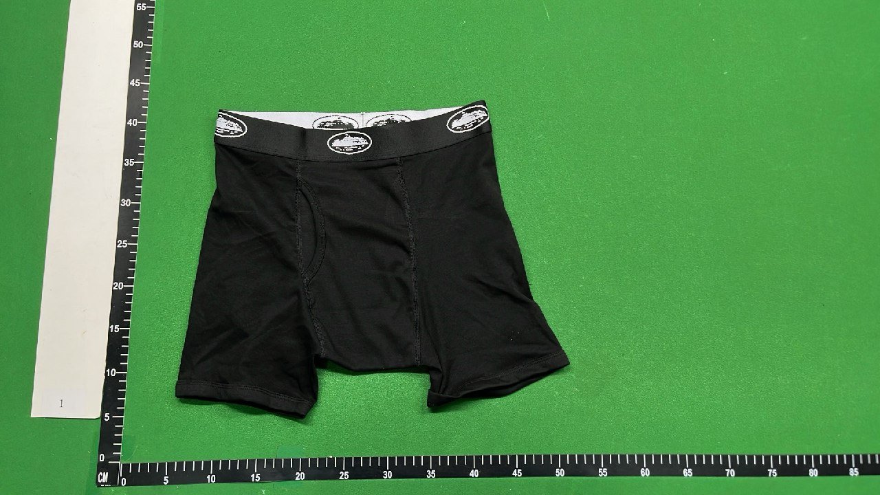 Authentic Classique Cover Men's Classic T-Shirt with Star Logo - Medium Size -4