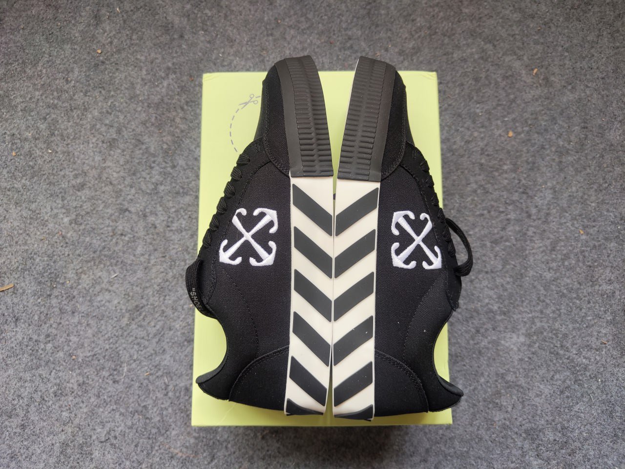 Off-White Low Top Sneakers [12 styles] -4