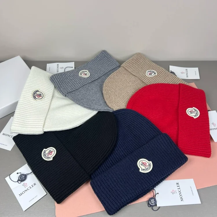  Moncler Ribbed Beanie [28 sty