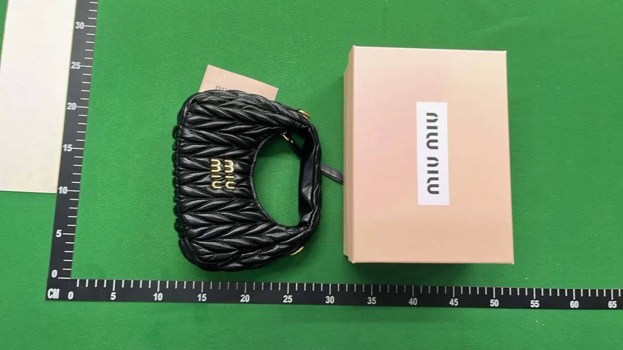 Miu Miu Matelassé Quilted Hobo Bag -3