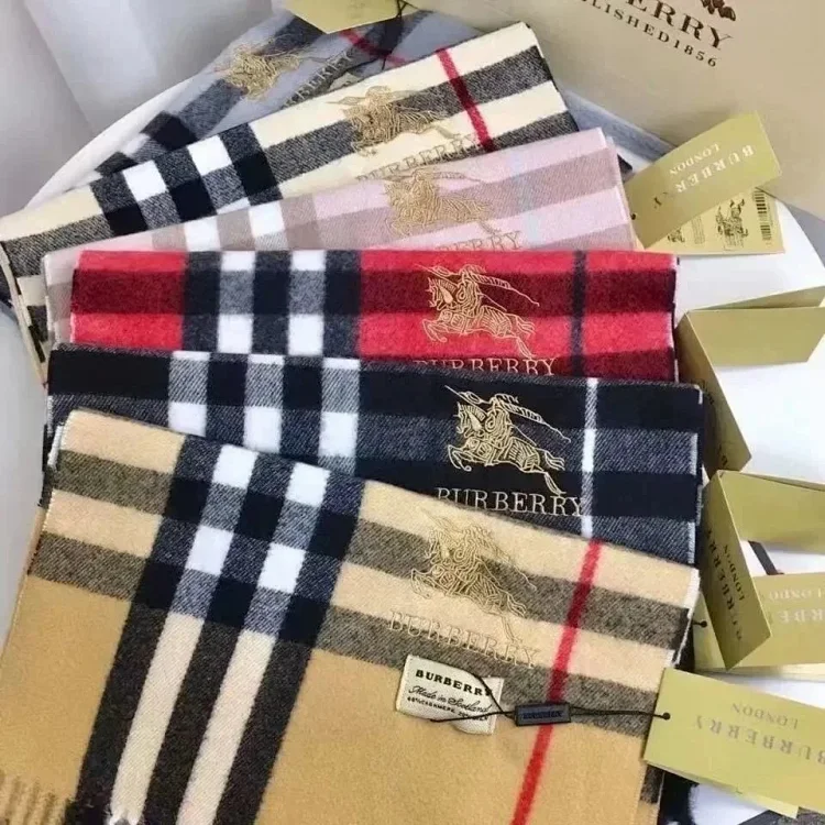  Burberry Vintage Check Scarf [8 styles]