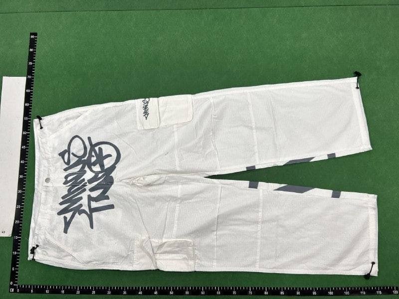 Minus two pants  (37 CP) -3