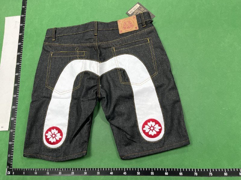 Evisu shorts  (32 CP) -2