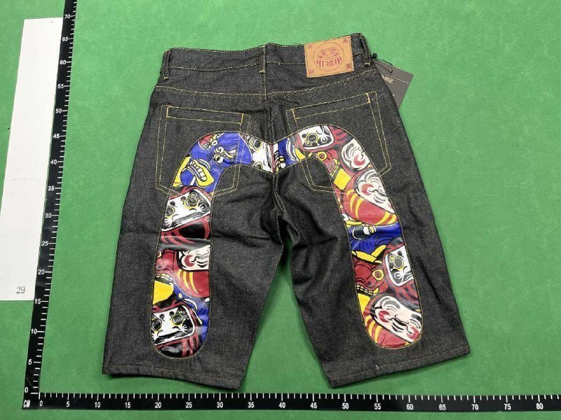Evisu shorts  (32 CP) -3