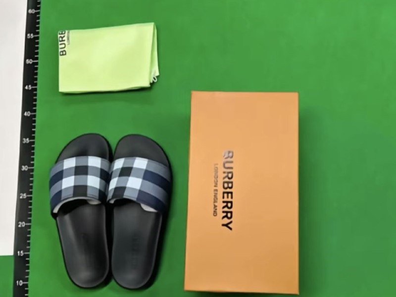  Burberry slippers -2