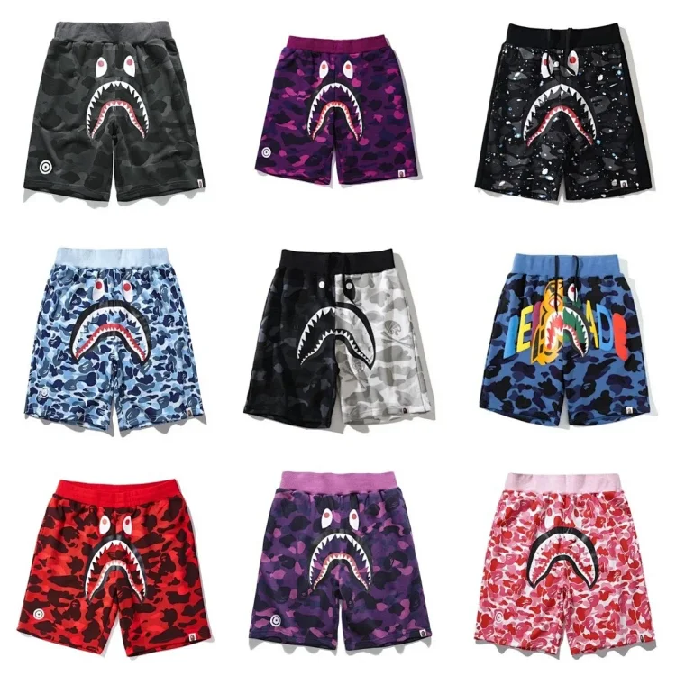 Bape shorts   (27 CP)