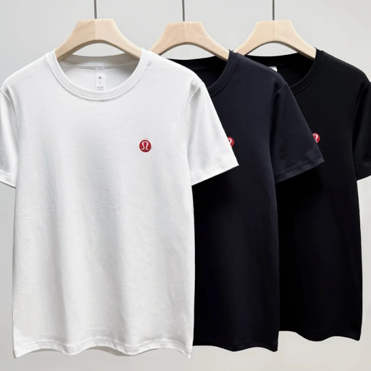 Lululemon T-shirt