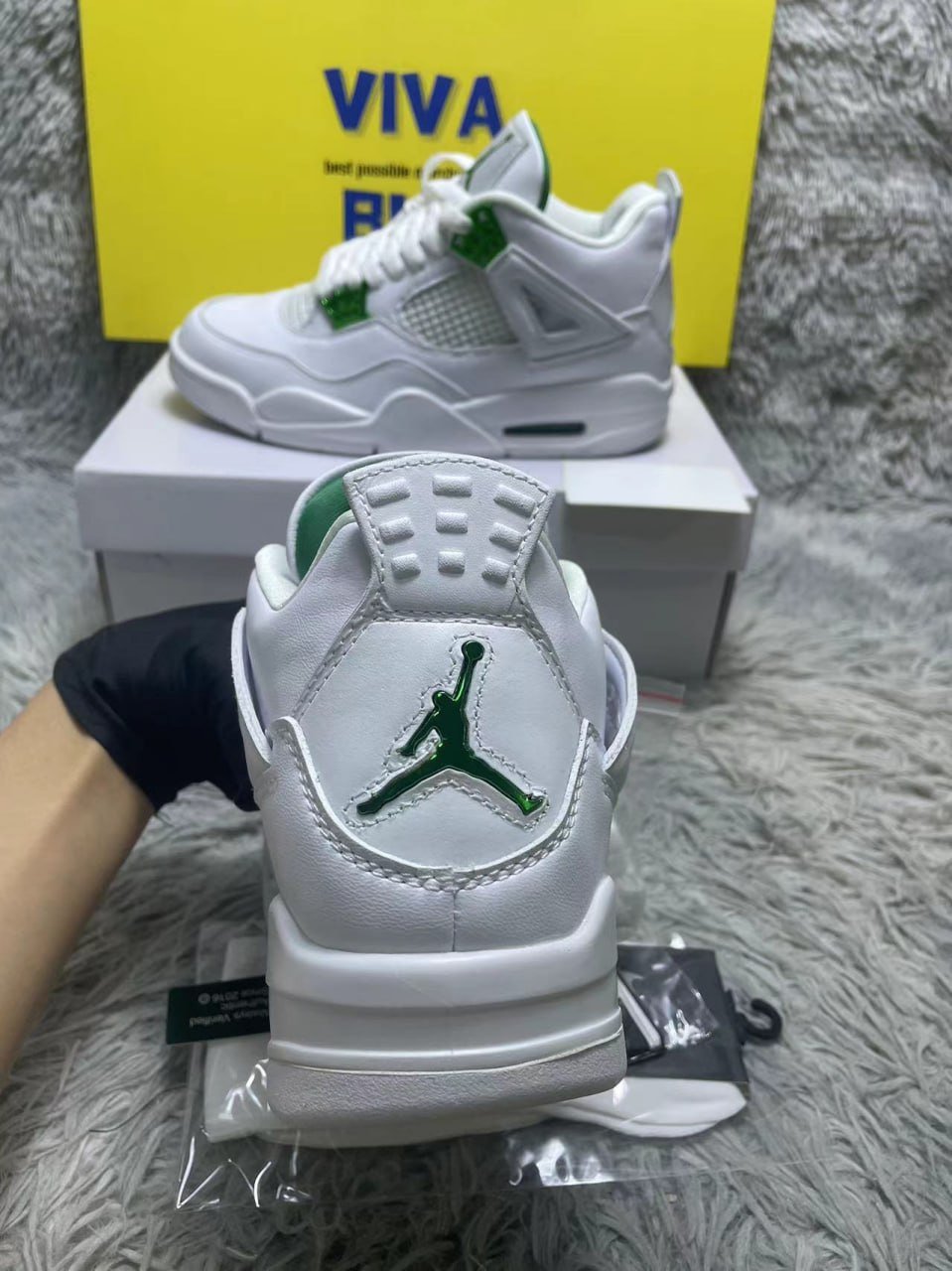 AJ 4 -3