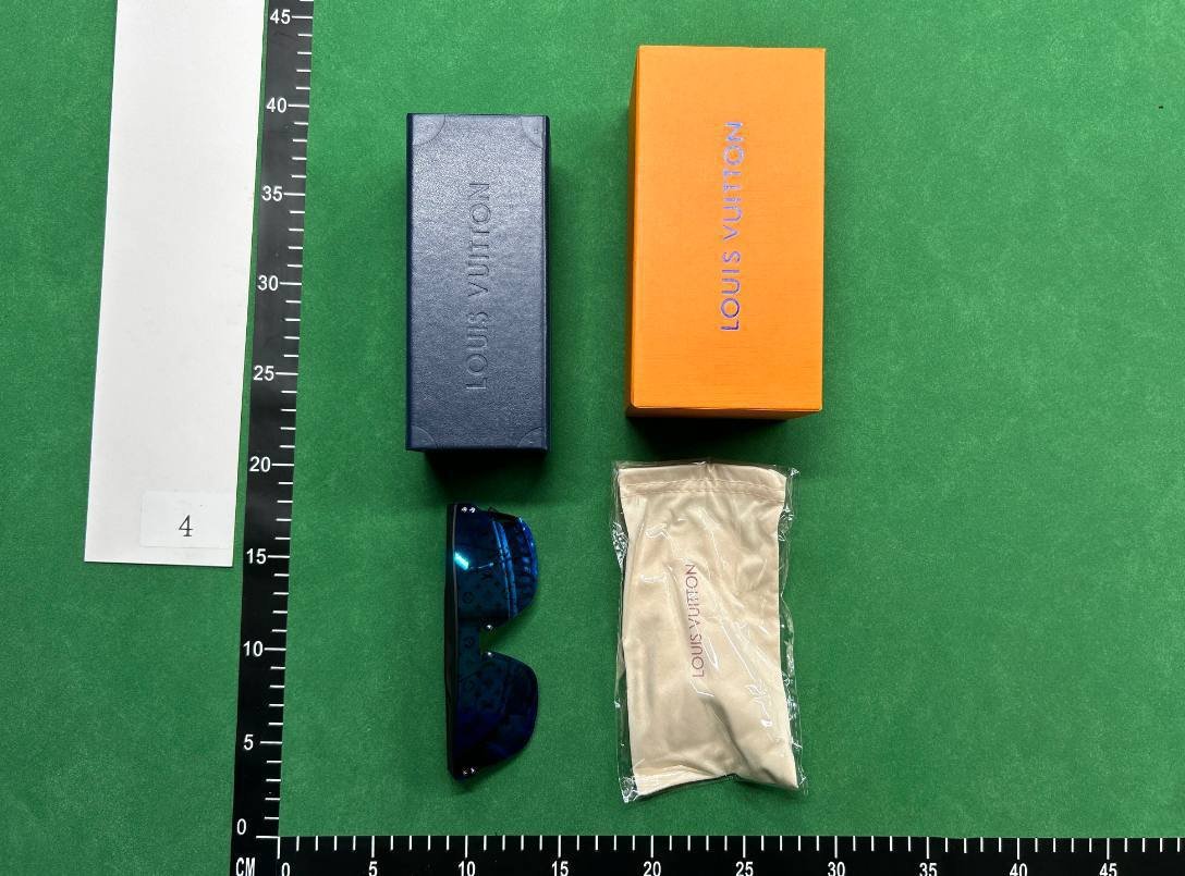  LOUIS VUITTON GLASSES -4