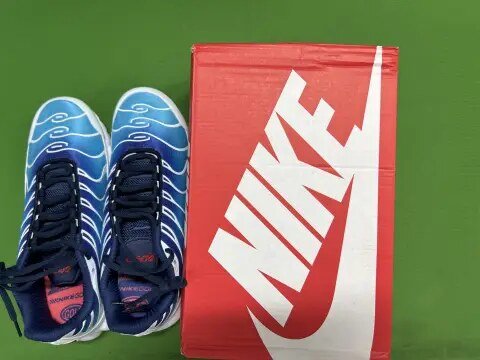 13-Column Air Cushion Sneakers -2