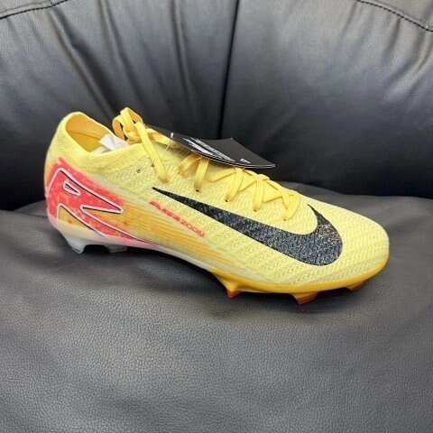 Mercurial Vapor Football Shoes