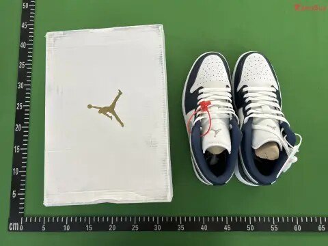 Air Jordan 1 Low Couple Sneakers -3