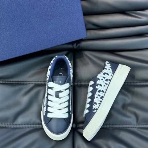 Breathable Low-Top Casual Snea