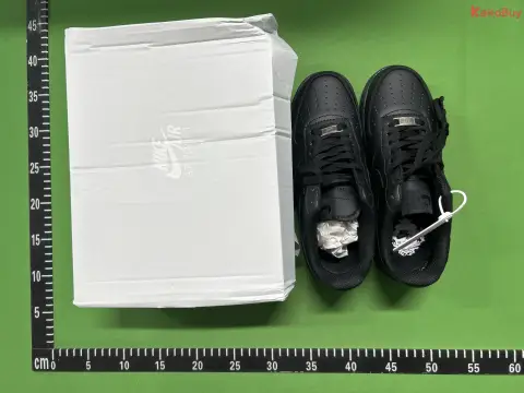 Fashionable sneakers -3