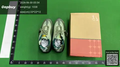 [SS Edition] Air Max 95: A versatile, trendy running shoe with air‑cushioned shock absorption—now available as a collection! -3