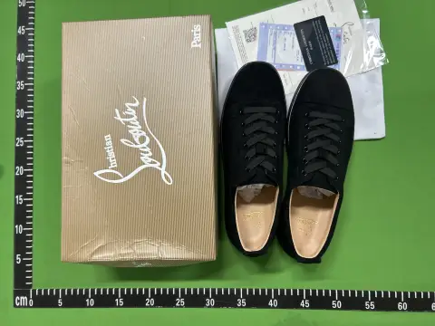C*h * isti*an Lo * bou*tin rivet shoes -6