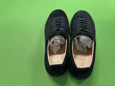 C*h * isti*an Lo * bou*tin rivet shoes -4