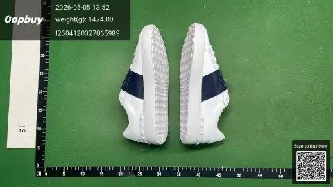 2024 new V home thick bottom rivet small white shoes for men and women with Joker lace-up casual sports shoes color matching board shoes -6