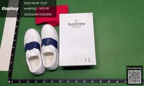 2024 new V home thick bottom rivet small white shoes for men and women with Joker lace-up casual sports shoes color matching board shoes -4