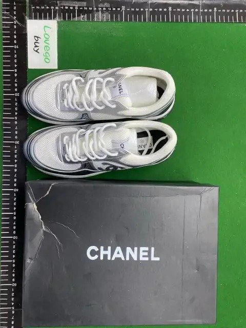 2025 Chanel-style gold and silver running shoes, sports sneakers, “Silver Horn King” couple’s style for men and women, golden-horn height‑increasing dad shoes with a thick sole. -3