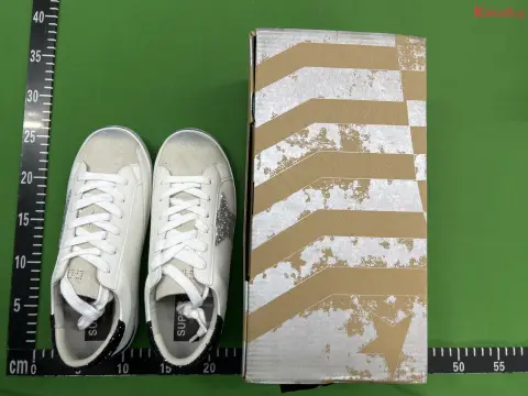 LZ-1 Fashion Star Distressed Sneakers -1