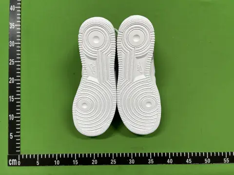 D2C Leather Round-Toe Lace-Up Skate Shoes -3