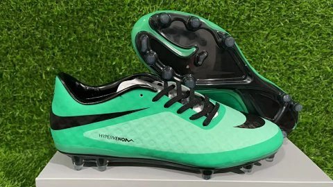 Low-Top Turf Football Cleats