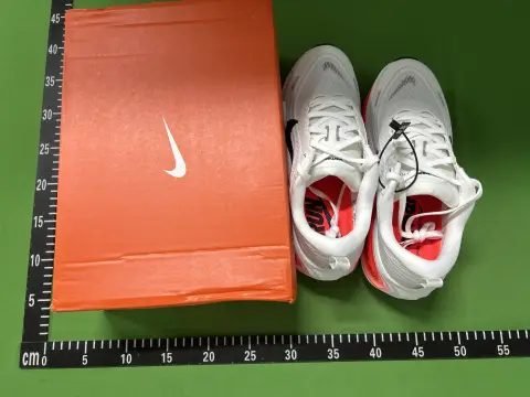 GT Batch Air Zoom Vomero Plus -5
