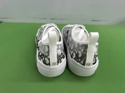 Classic Unisex Casual Sneakers -4