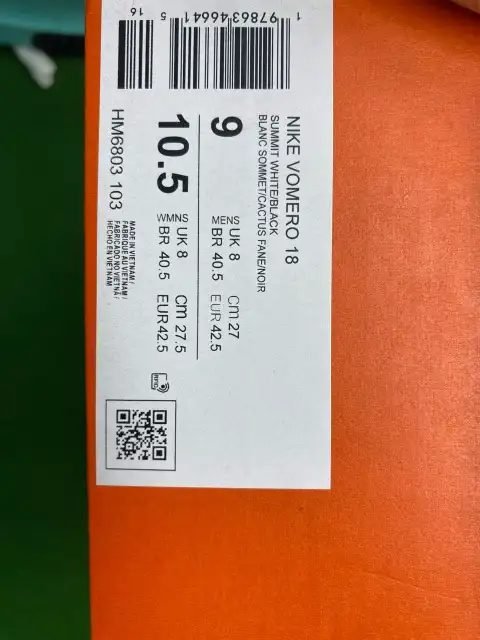 Vomero 18 Running Shoes -1