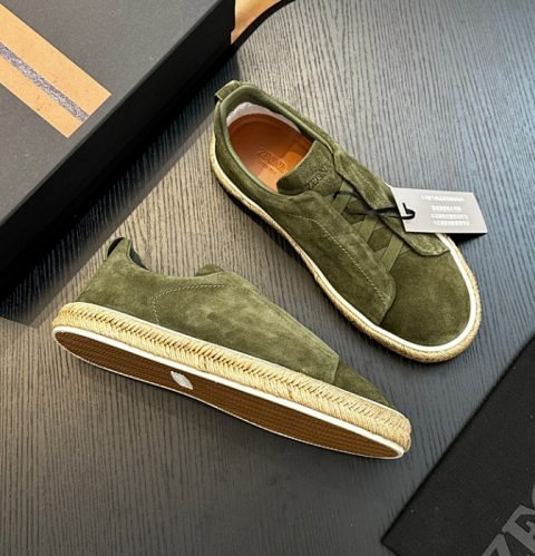 2025 Premium Casual Sneakers